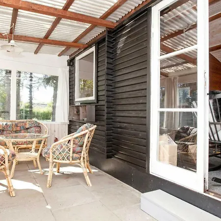 Three-bedroom Holiday In Rodby 26 Holiday home Kramnitse