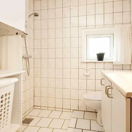 Three-bedroom Holiday In Rodby 26 Holiday home Kramnitse