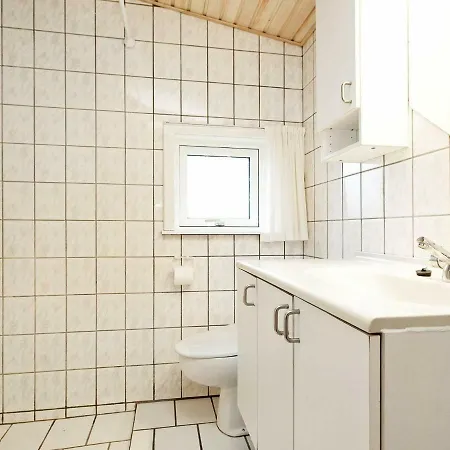 Three-bedroom Holiday In Rodby 26 Holiday home Kramnitse