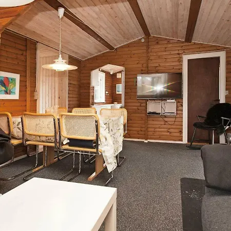 Three-bedroom Holiday In Rodby 26 * Kramnitse